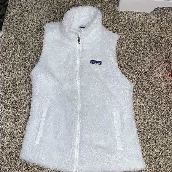 Patagonia Jackets & Blazers - PATAGONIA white vest!!